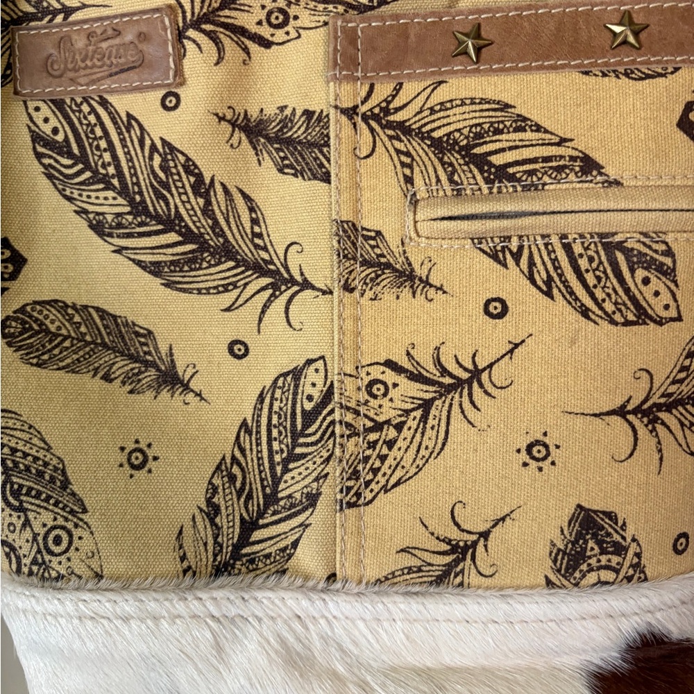 Sixtease Faux Cowhide Canvas Cowgirl Chic Purse Feathers Western Adj. Strap - Picture 8 of 12
